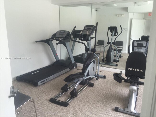 Building Photo - 2700 NE 184th Terrace