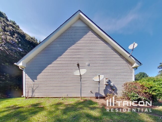 Building Photo - 280 Chestnut Dr