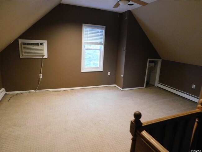 Building Photo - 360 Woodland Dr