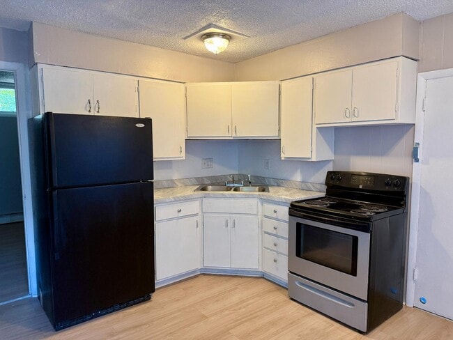 Primary Photo - 2114 Smith Ave