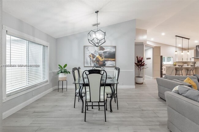 Building Photo - 1800 Water Ridge Dr