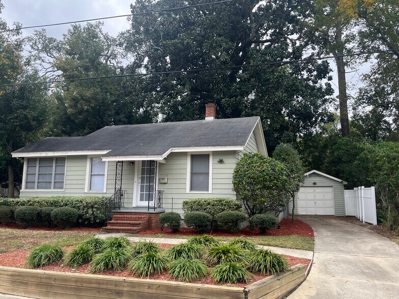 Building Photo - 2114 Arcadia Pl