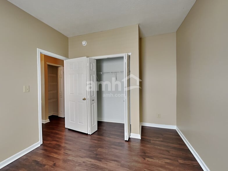 Building Photo - 8060 Chesterhill Way