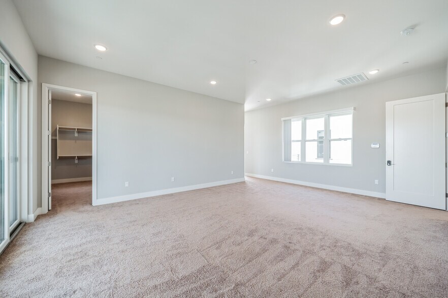 Building Photo - 5315 Morning Sage Way