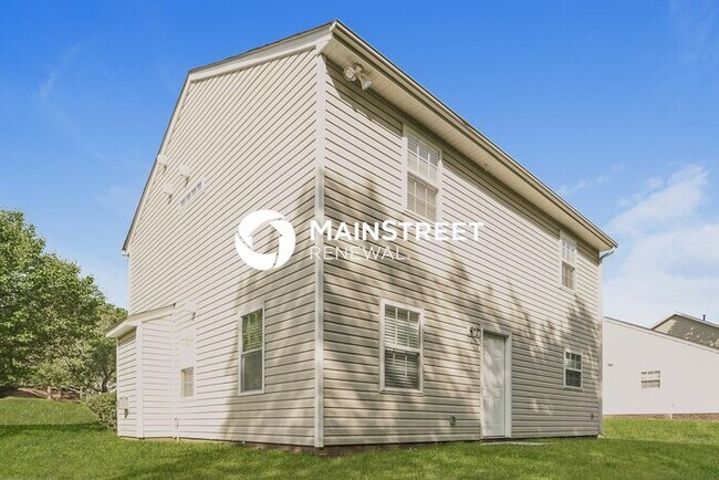 Building Photo - 3 Bedroom Pet-Friendly Home in Charlotte, NC with Main Street Renewal