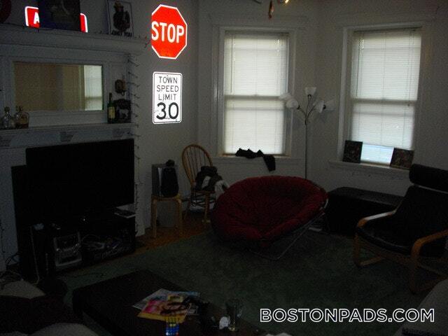 Building Photo - 1426 Commonwealth Ave