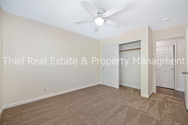 Building Photo - 2277 Knollwood Dr