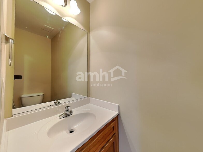 Building Photo - 801 Winterside Ln