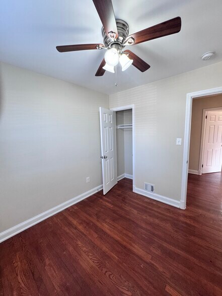 3rd bedroom - 2409 Afton St
