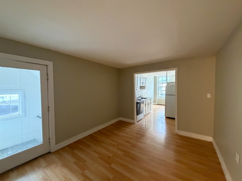 Building Photo - 231 Main St