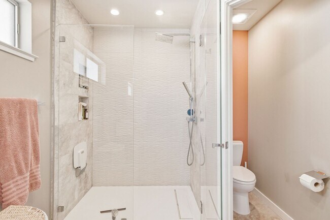 Building Photo - Stunning 3-Bedroom Home in a Prime Mountain View Location with Top-Rated Los Altos Schools!