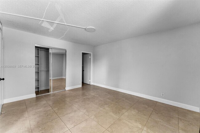 Building Photo - 9001 SW 77th Ave