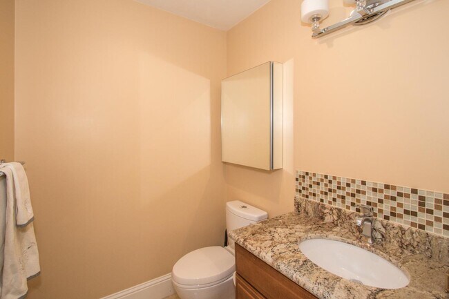 Building Photo - 446 Guadalupe Dr