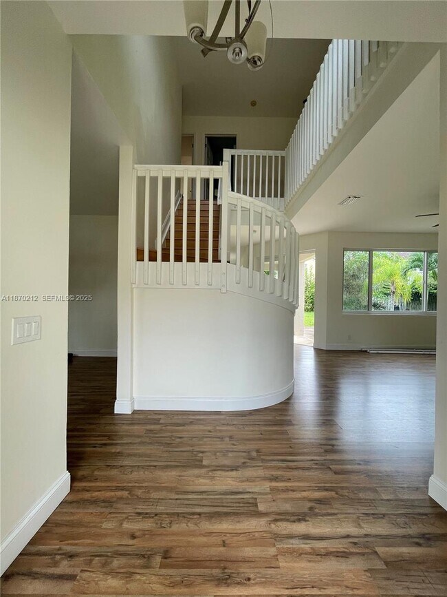 Building Photo - 784 Chimney Rock Rd