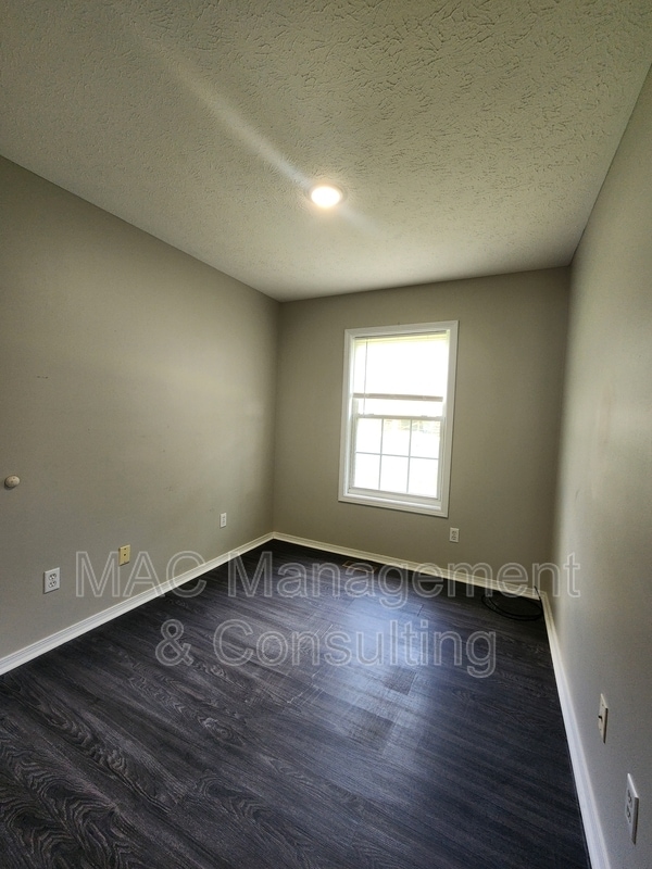 Building Photo - 1325 Virginia Ave
