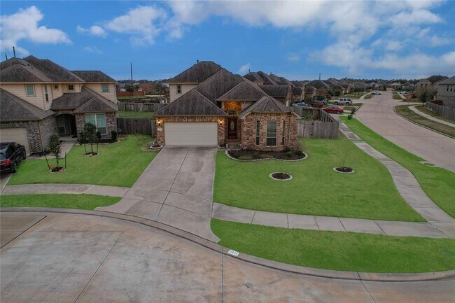 Building Photo - 3511 Christopher Dr