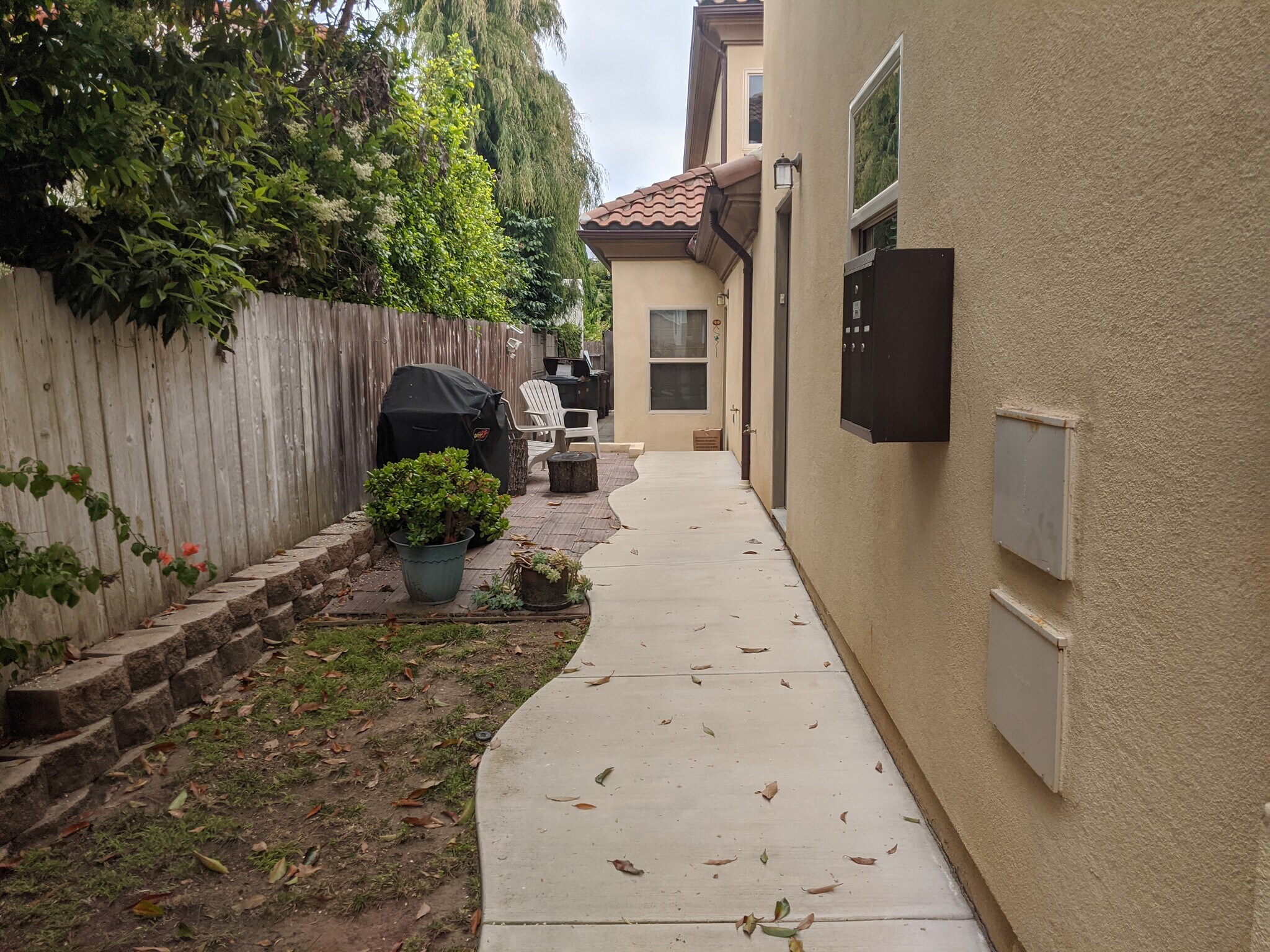 Building Photo - 24381 Santa Clara Ave