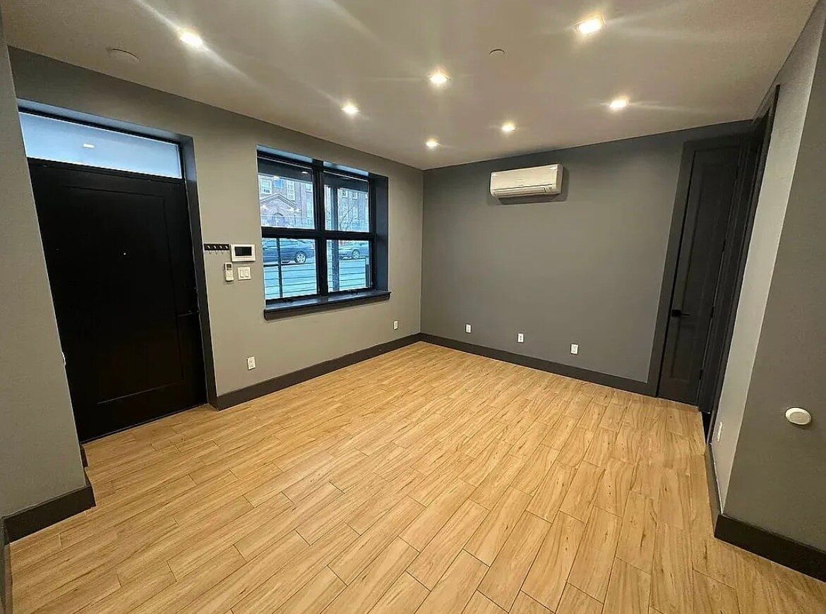 Building Photo - 78 Rockaway Ave