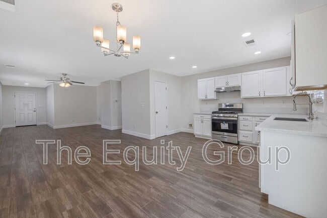 Building Photo - 4346 W Rialto Ave