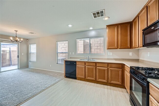 Building Photo - 535 Primrose Hill Ave