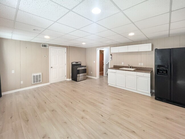 Building Photo - Stunning 5-Bedroom Executive Home in Kennesaw’s Preserve Falcon Hills!