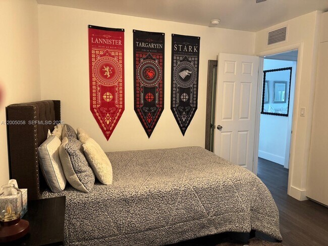 Building Photo - 2911 Monroe St