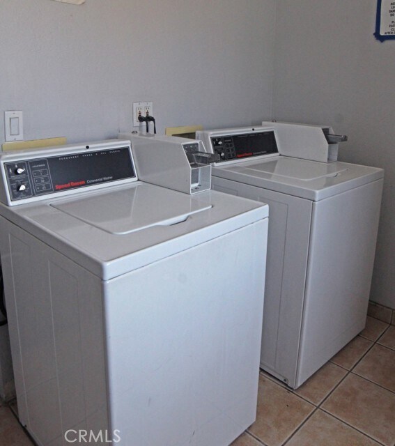 Building Photo - 3111 Kenwood Ave