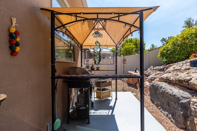 Building Photo - Beautiful 3 bed 2 bath Home!