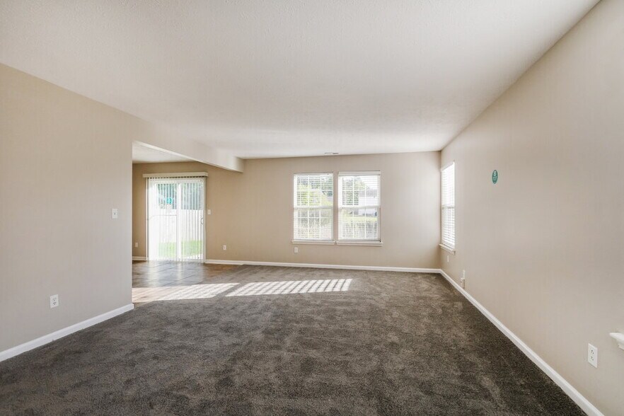 Building Photo - 11415 Silver Drift Way