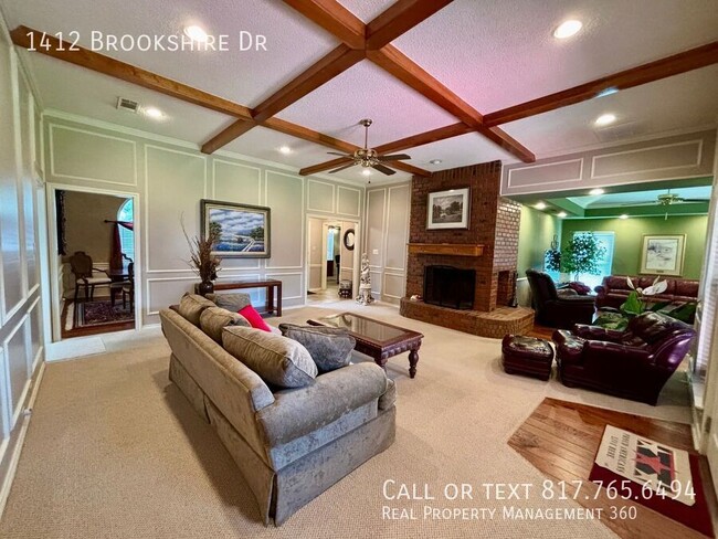 Building Photo - 1412 Brookshire Dr