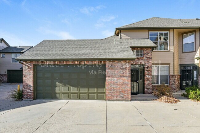 Building Photo - 2230 S Vaughn Way