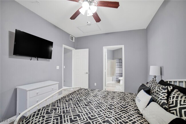 Building Photo - 7173 S Durango Dr