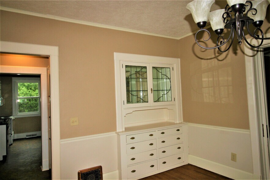 Building Photo - 636 21st St