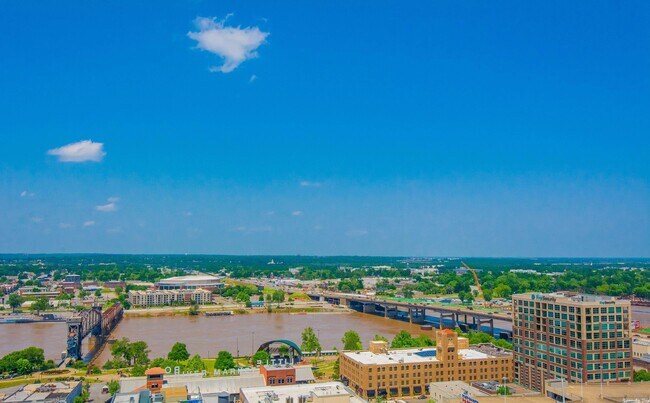 Building Photo - 315 Rock St