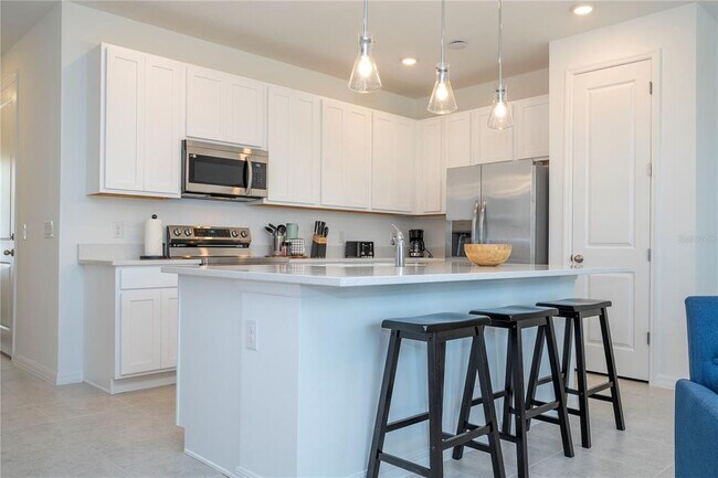 Building Photo - 686 Longboat Dr