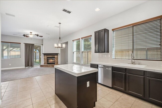 Building Photo - 121 Conner Cir