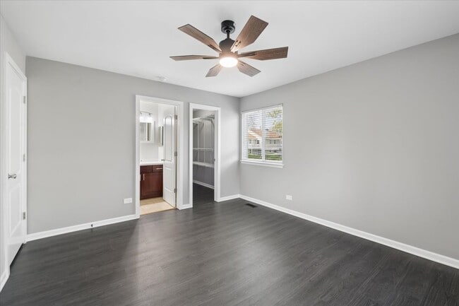 Building Photo - 225 Thornapple Ct