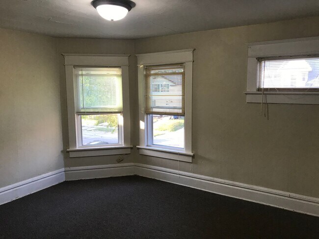 Building Photo - 509 High Ave