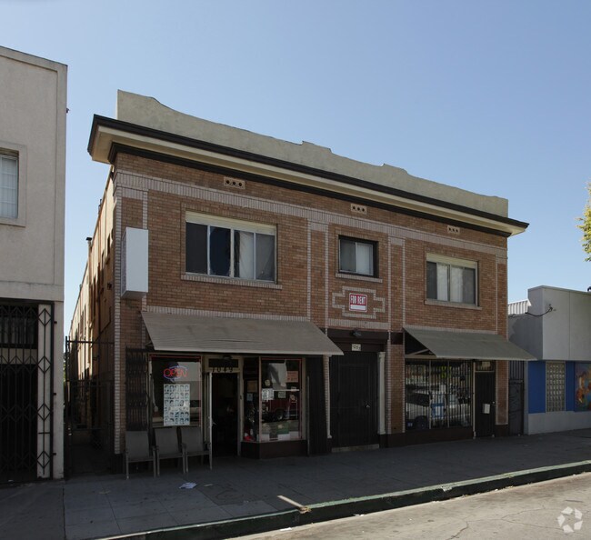 Apartments at 1049-1055 Pine Ave - 1049-1053 Pine Ave.