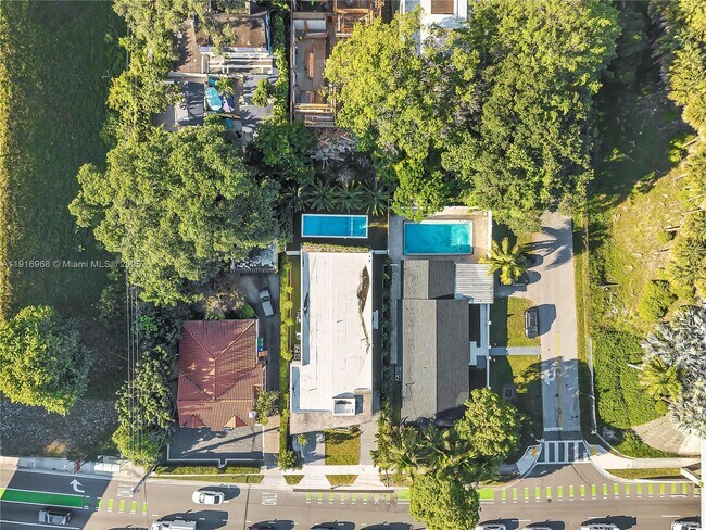 Building Photo - 34 SW 26th Rd