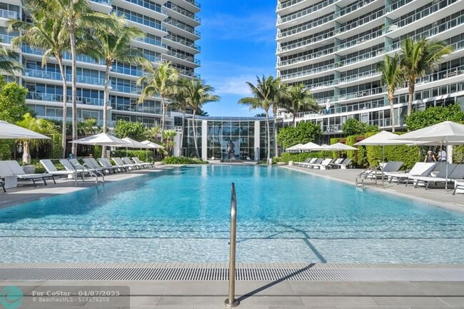 Building Photo - 2200 N Ocean Blvd