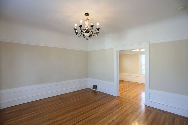 Building Photo - 1445 Cabrillo St