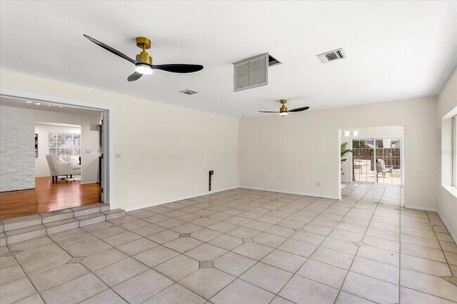 Building Photo - 105 John Anderson Dr