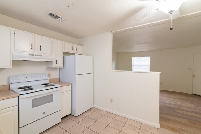 Building Photo - 3753 Maria Cir