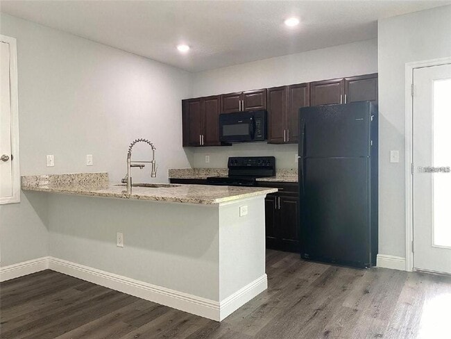 Building Photo - 515 Blackbird Ln