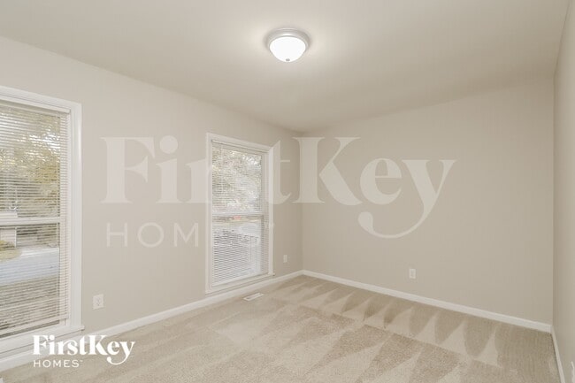 Building Photo - 1722 Aster Ln