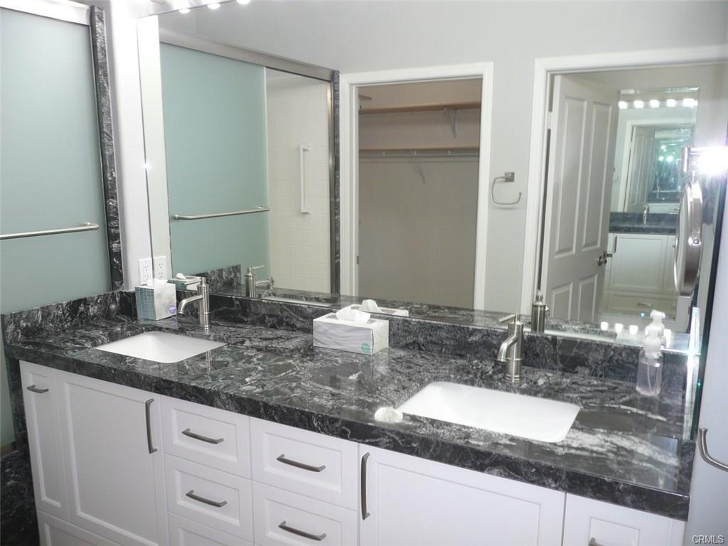 Building Photo - 2630 Dunstan Dr