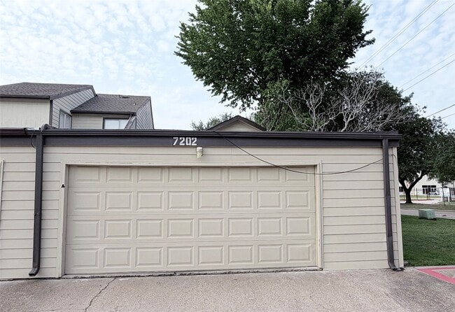 Building Photo - 7202 S Dairy Ashford Rd