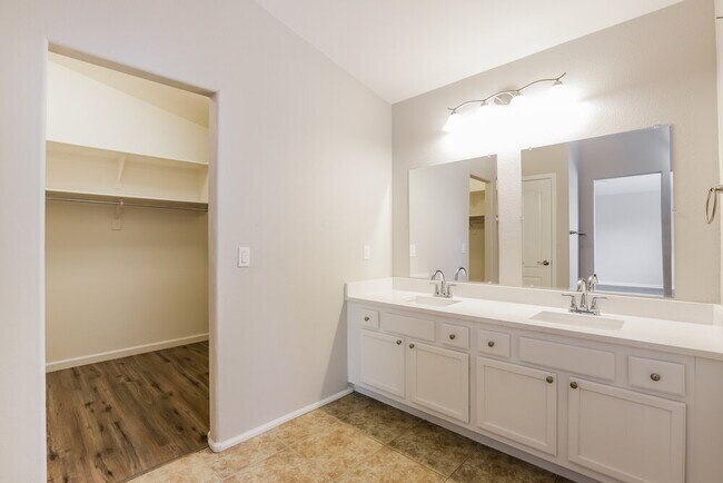 Building Photo - 4123 E Azurite Rd