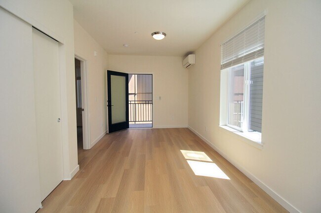 Building Photo - 1111 SE Tenino St